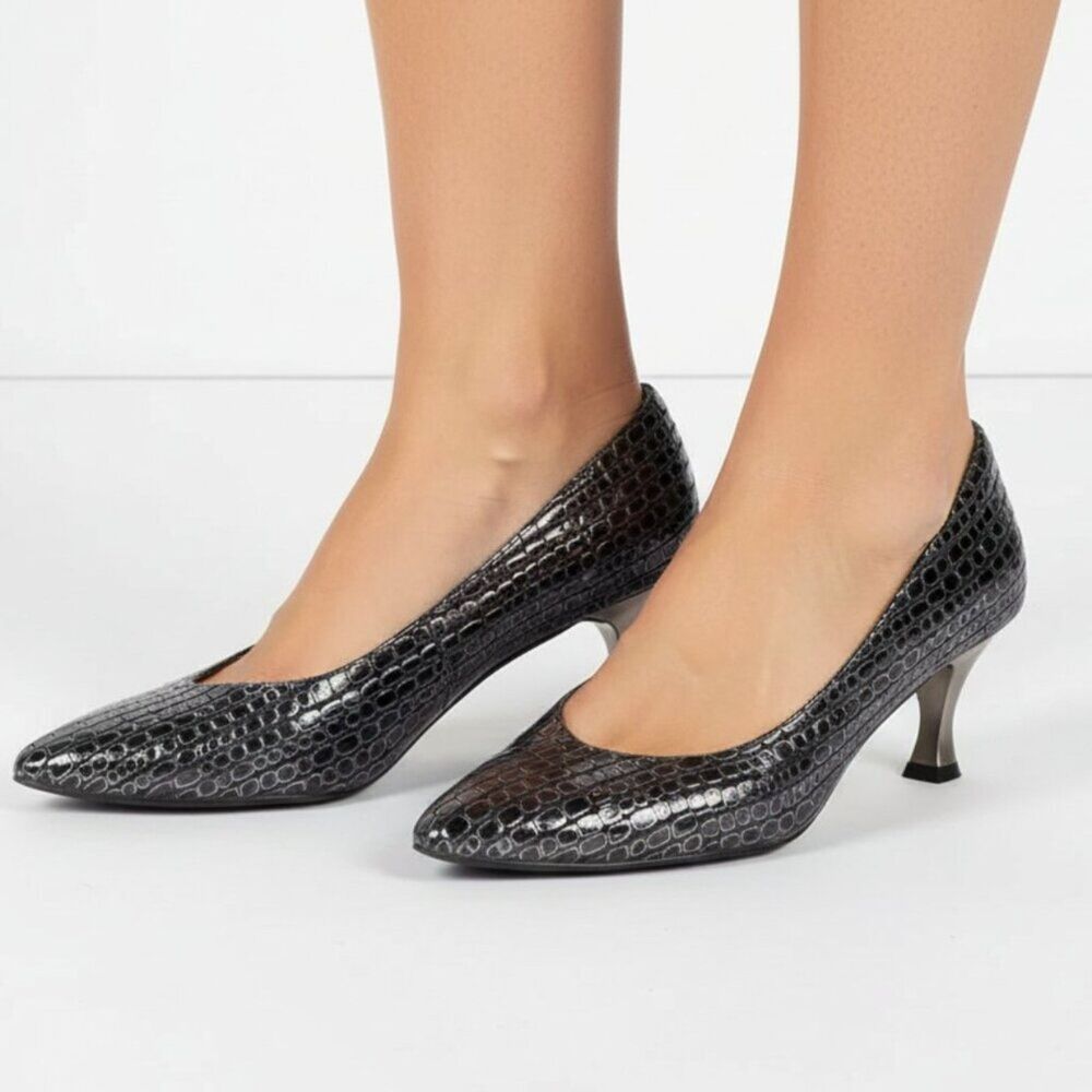 Stuart Weitzman Black & Silver Print Point Toe Pump Kitten Heel Shoes 
7.5